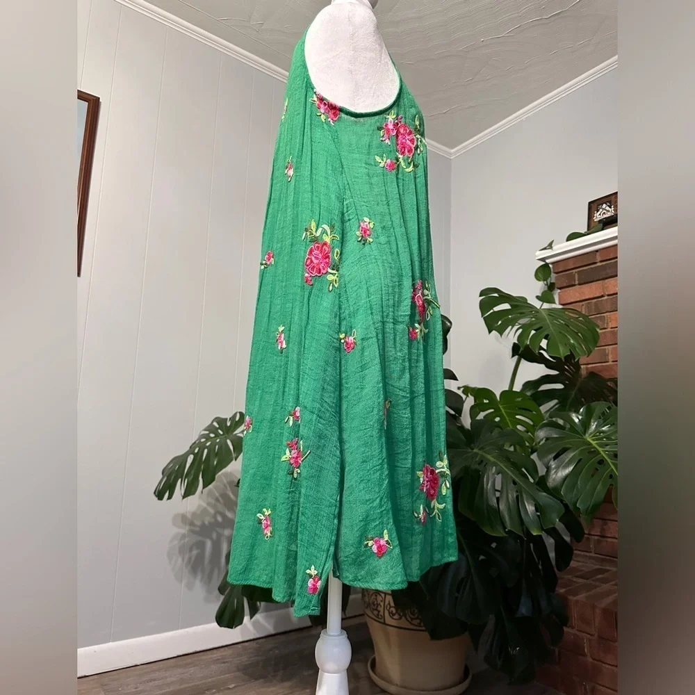 🛍️Hope Springs  Button front sleeveless tank dress with floral embroidered